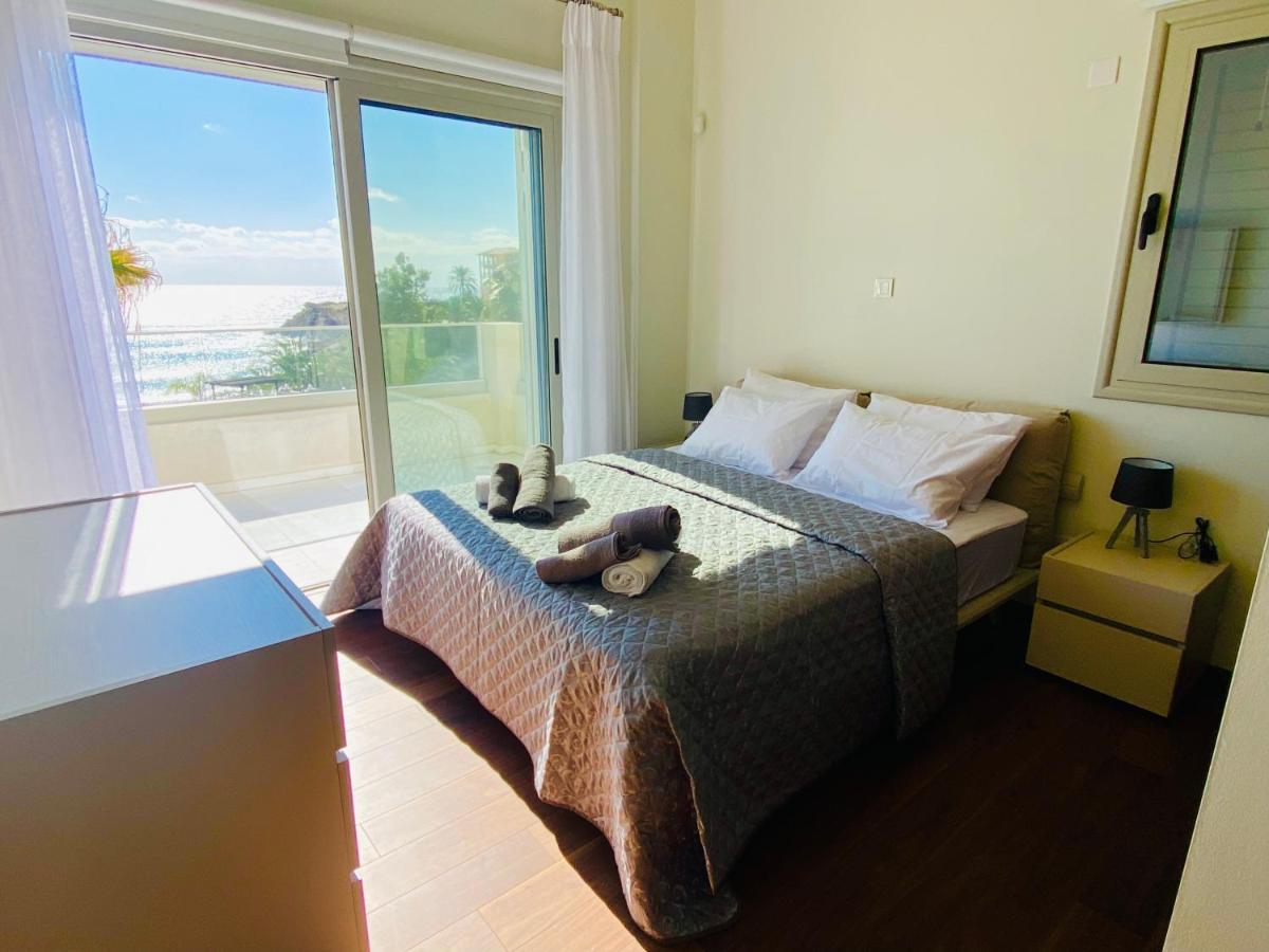 Coral Bay Beach Villa Paphos Ngoại thất bức ảnh