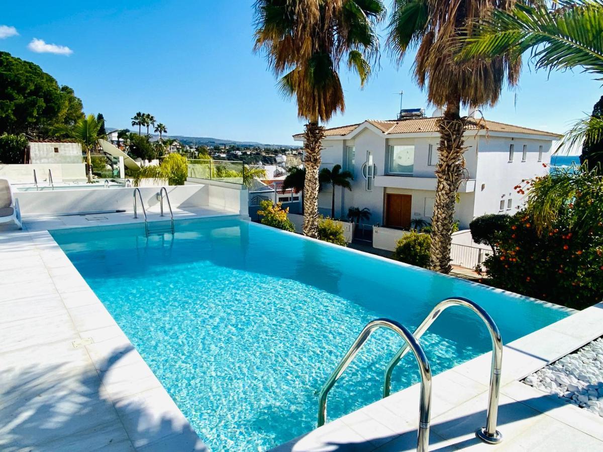 Coral Bay Beach Villa Paphos Ngoại thất bức ảnh