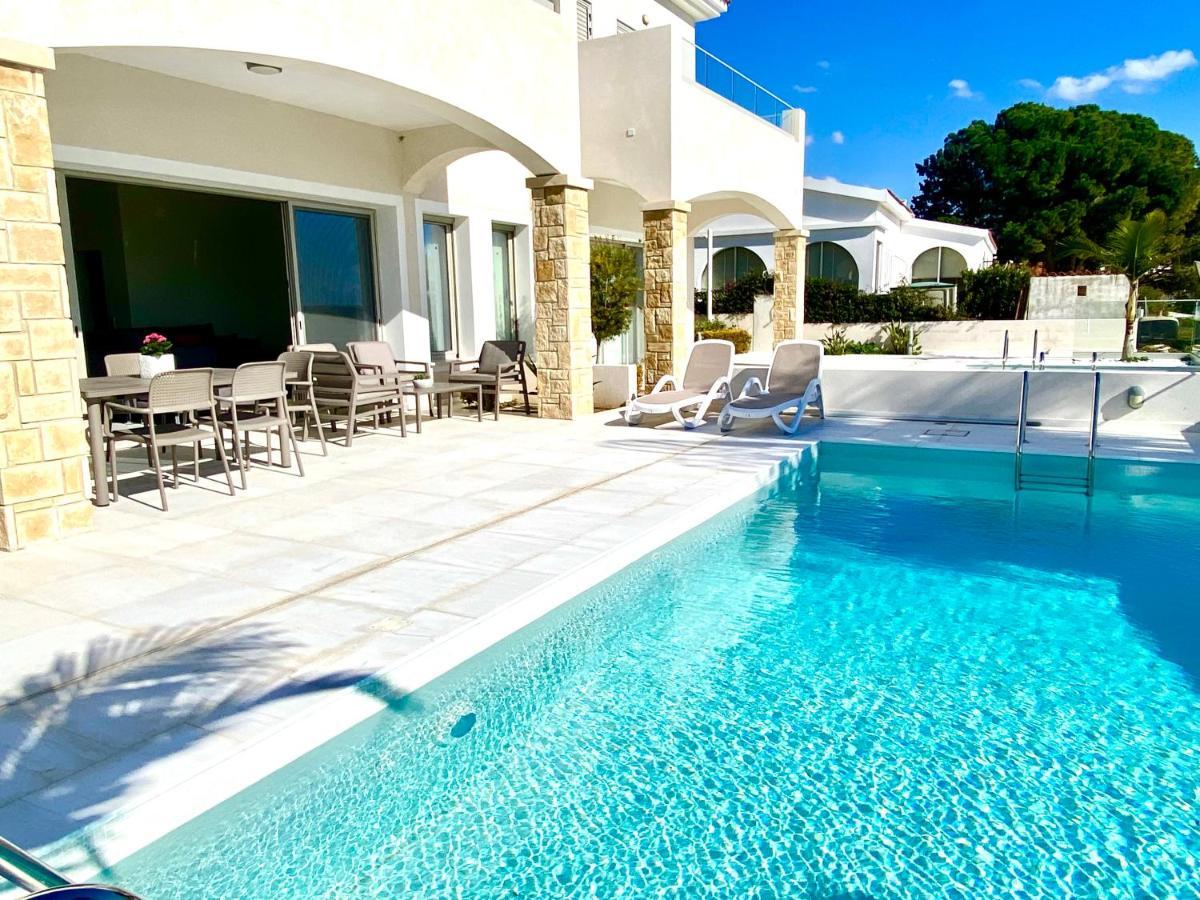 Coral Bay Beach Villa Paphos Ngoại thất bức ảnh