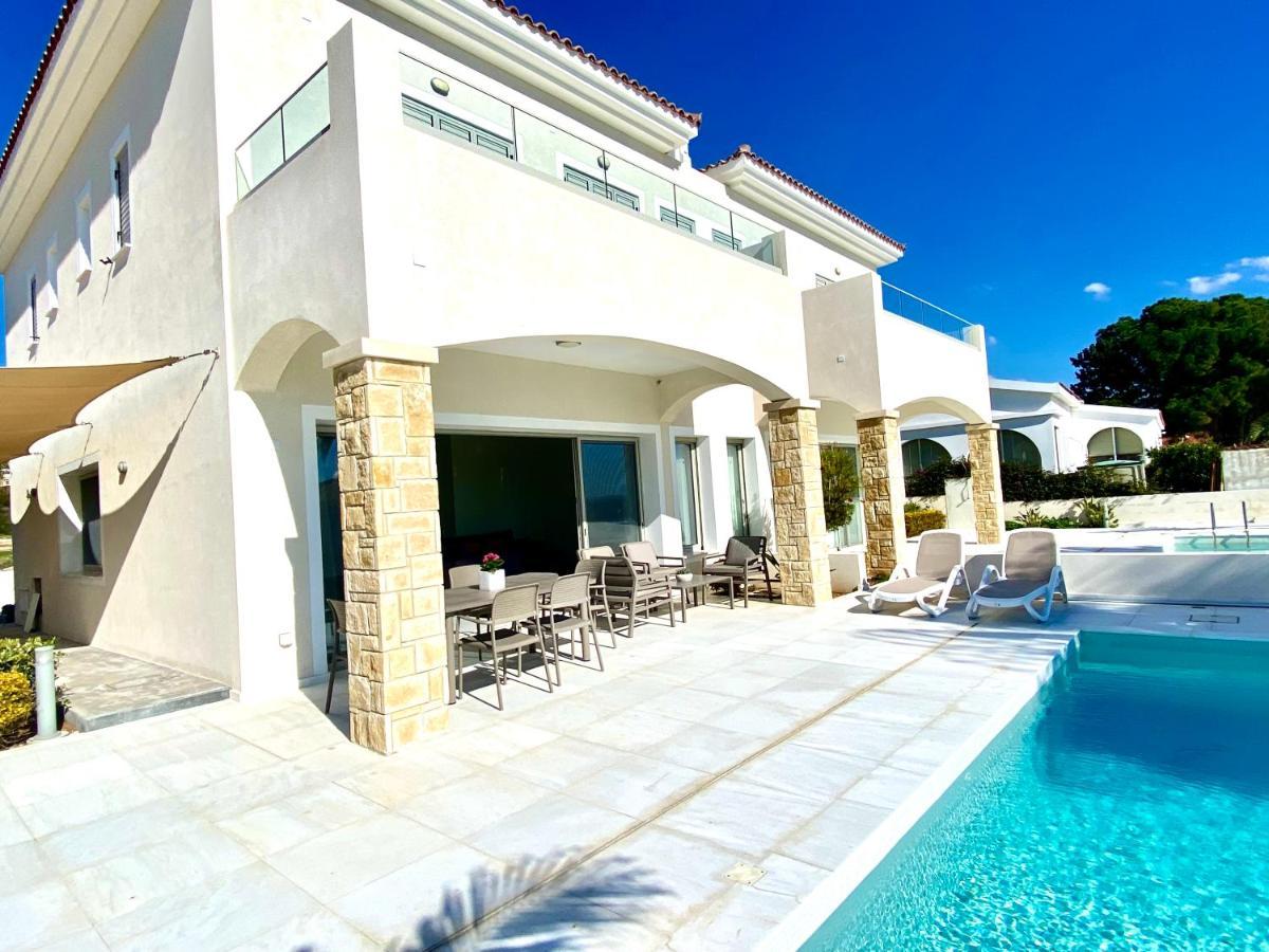 Coral Bay Beach Villa Paphos Ngoại thất bức ảnh
