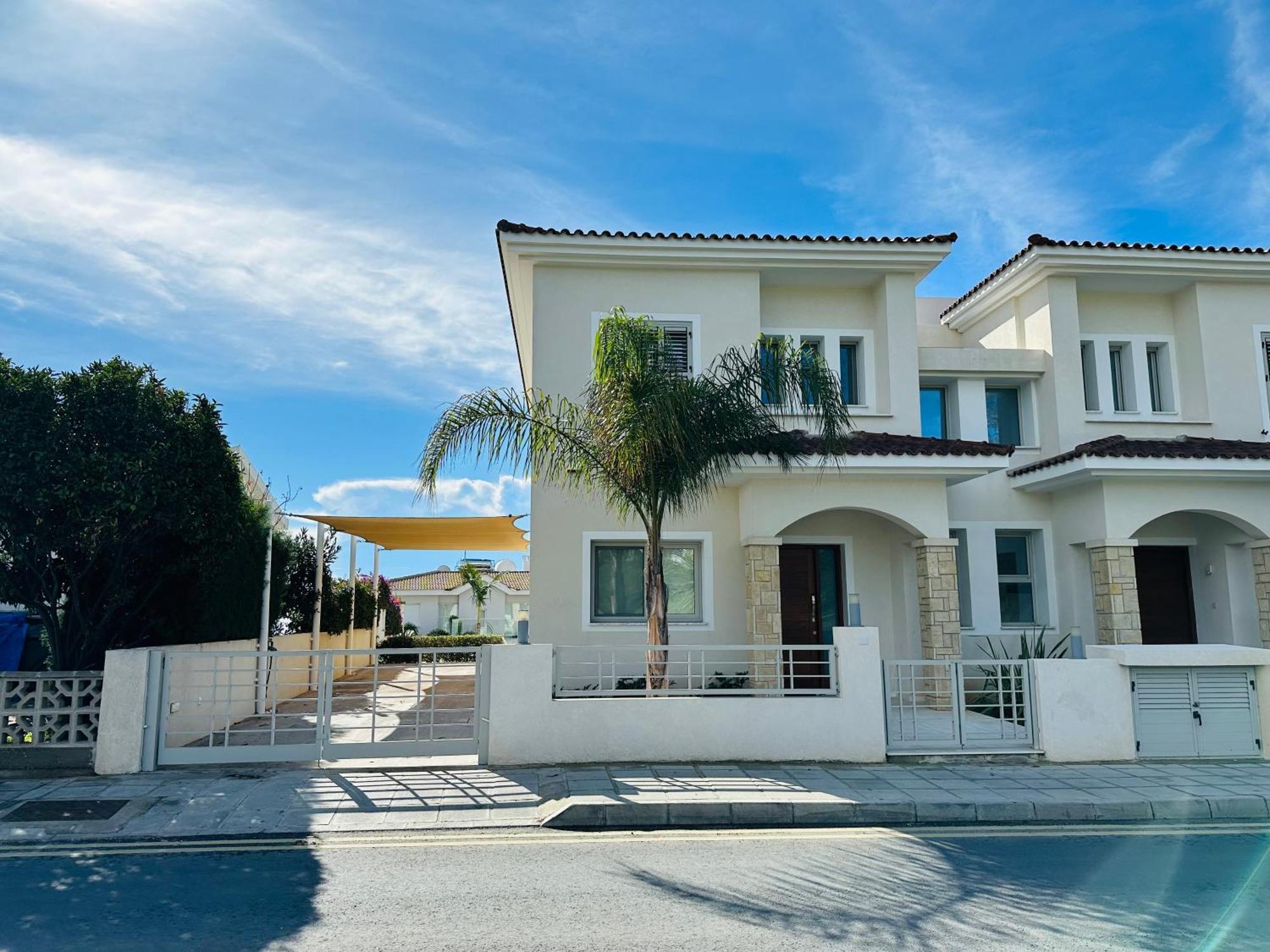 Coral Bay Beach Villa Paphos Ngoại thất bức ảnh