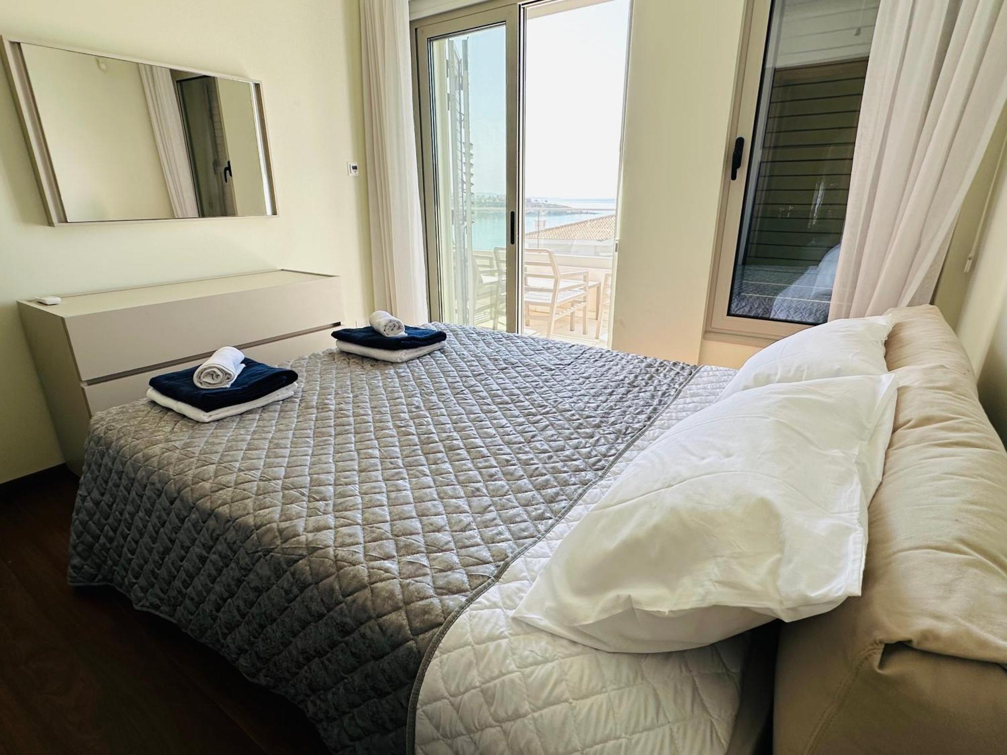 Coral Bay Beach Villa Paphos Ngoại thất bức ảnh